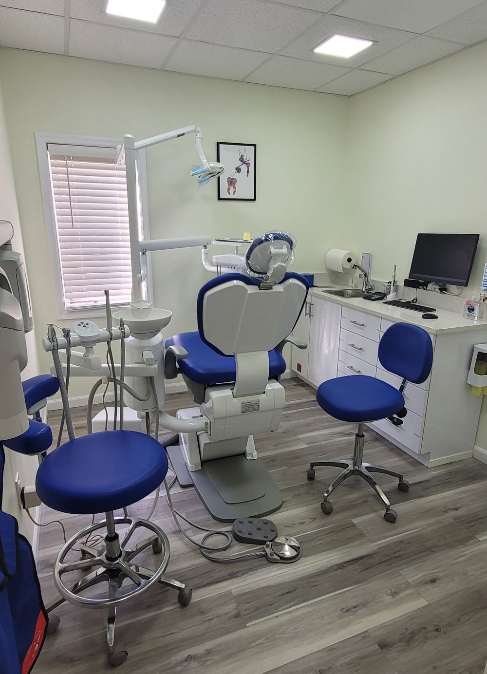 Urban Smiles Dental | Gums Recession, Cosmetic Crowns and Oral Exams